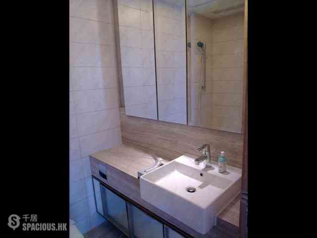 Sai Ying Pun - Island Crest Block 1 08