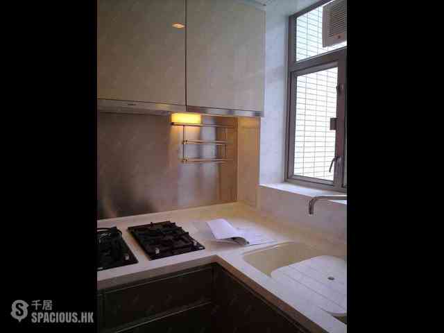 Sai Ying Pun - Island Crest Block 1 11