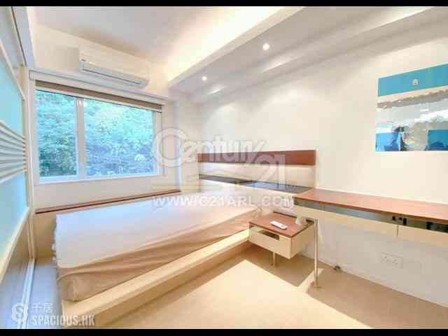 Kennedy Town - Chin Hom Court 01