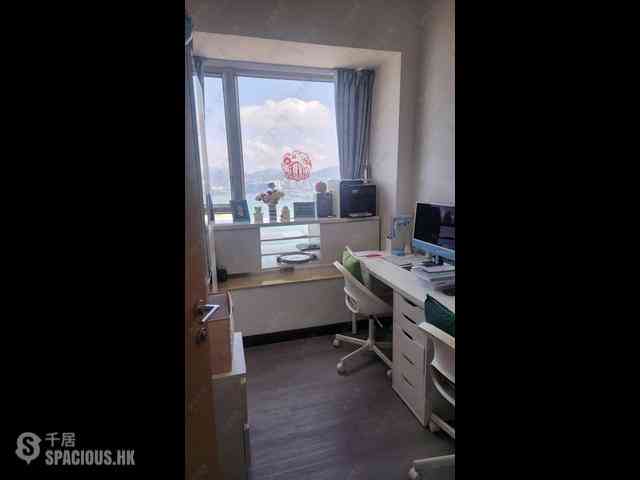 Sai Ying Pun - Island Crest Block 2 06