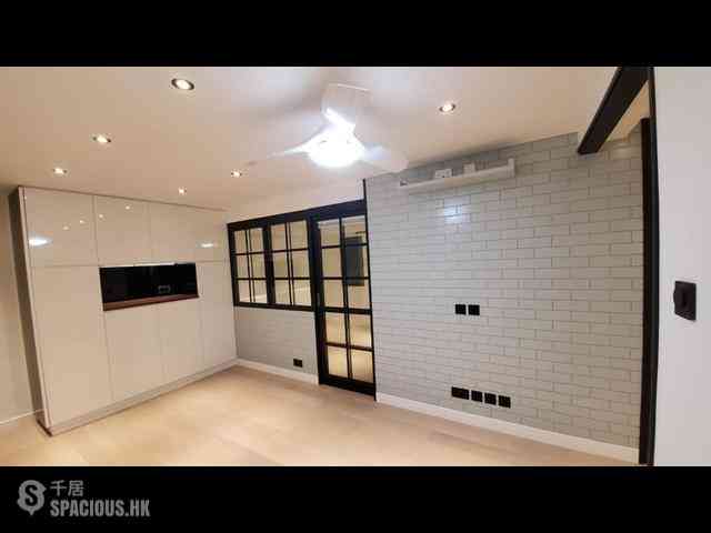 Wan Chai - Rialto Building 06