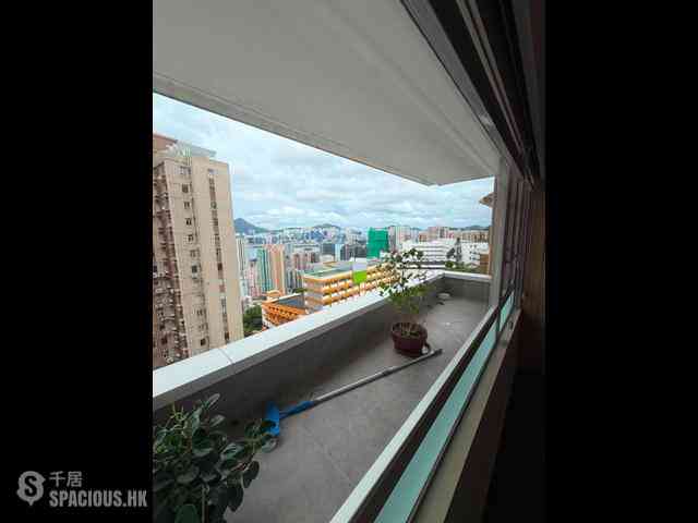 Braemar Hill - Hilltop Mansion 03