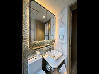 Sai Ying Pun - The Queens 03