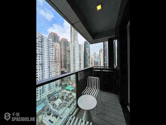 Sai Ying Pun - The Queens 05