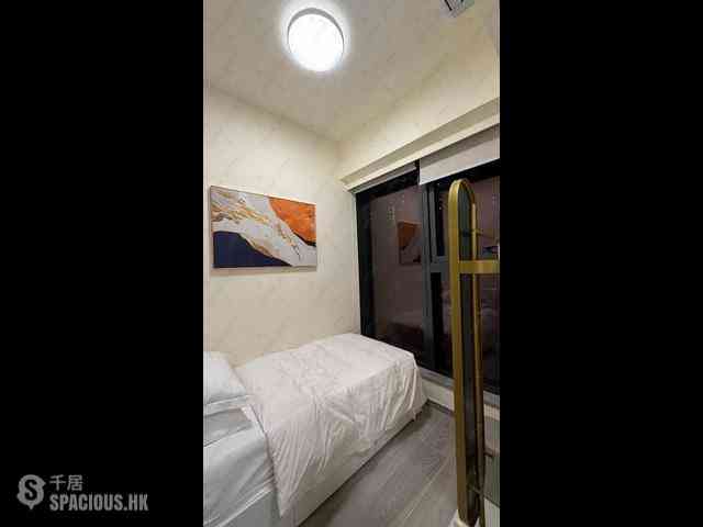 Sai Ying Pun - The Queens 07