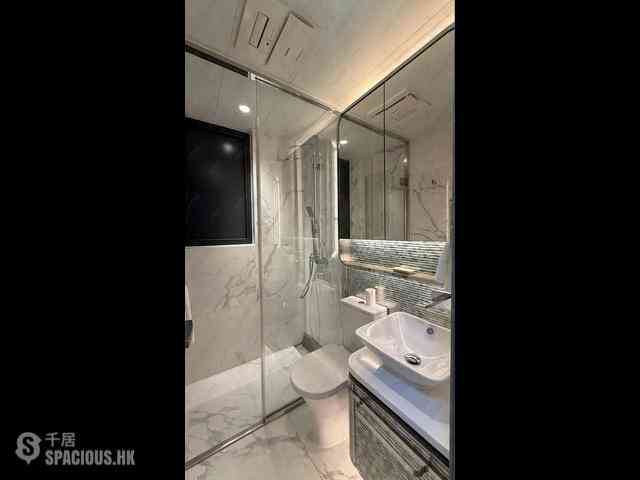 Sai Ying Pun - The Queens 12