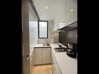Sai Ying Pun - The Queens 18