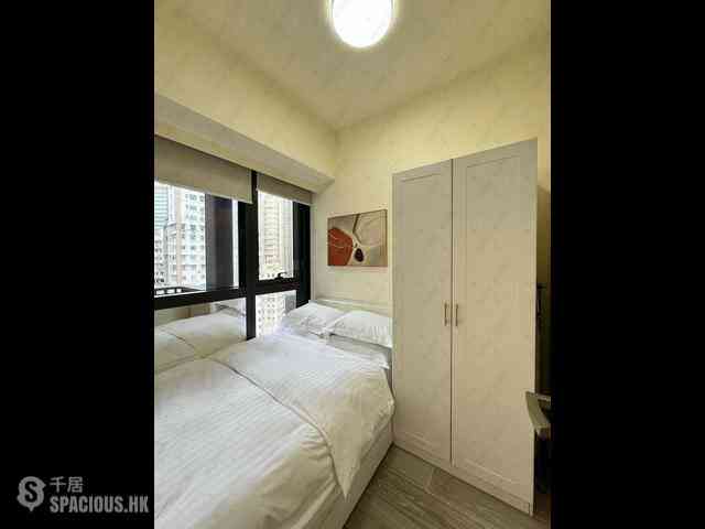 Sai Ying Pun - The Queens 21