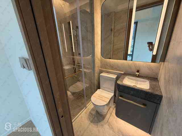 Sai Ying Pun - Des Voeux W Residence 05