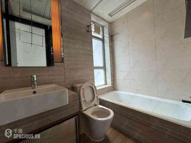 Sai Ying Pun - Island Crest Block 1 17