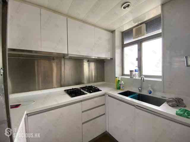 Sai Ying Pun - Island Crest 02