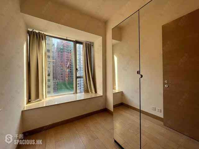 Sai Ying Pun - Island Crest 04