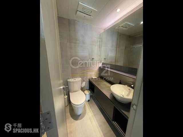 Sai Ying Pun - Island Crest Block 2 04