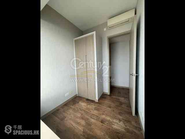 Sai Ying Pun - Island Crest Block 2 07