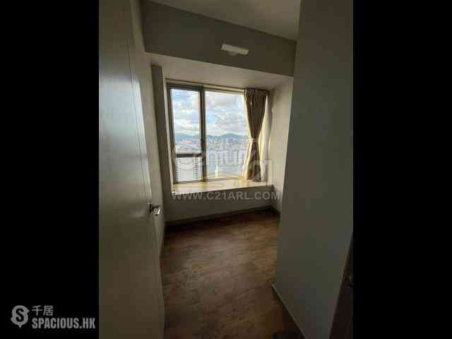 Sai Ying Pun - Island Crest Block 2 08