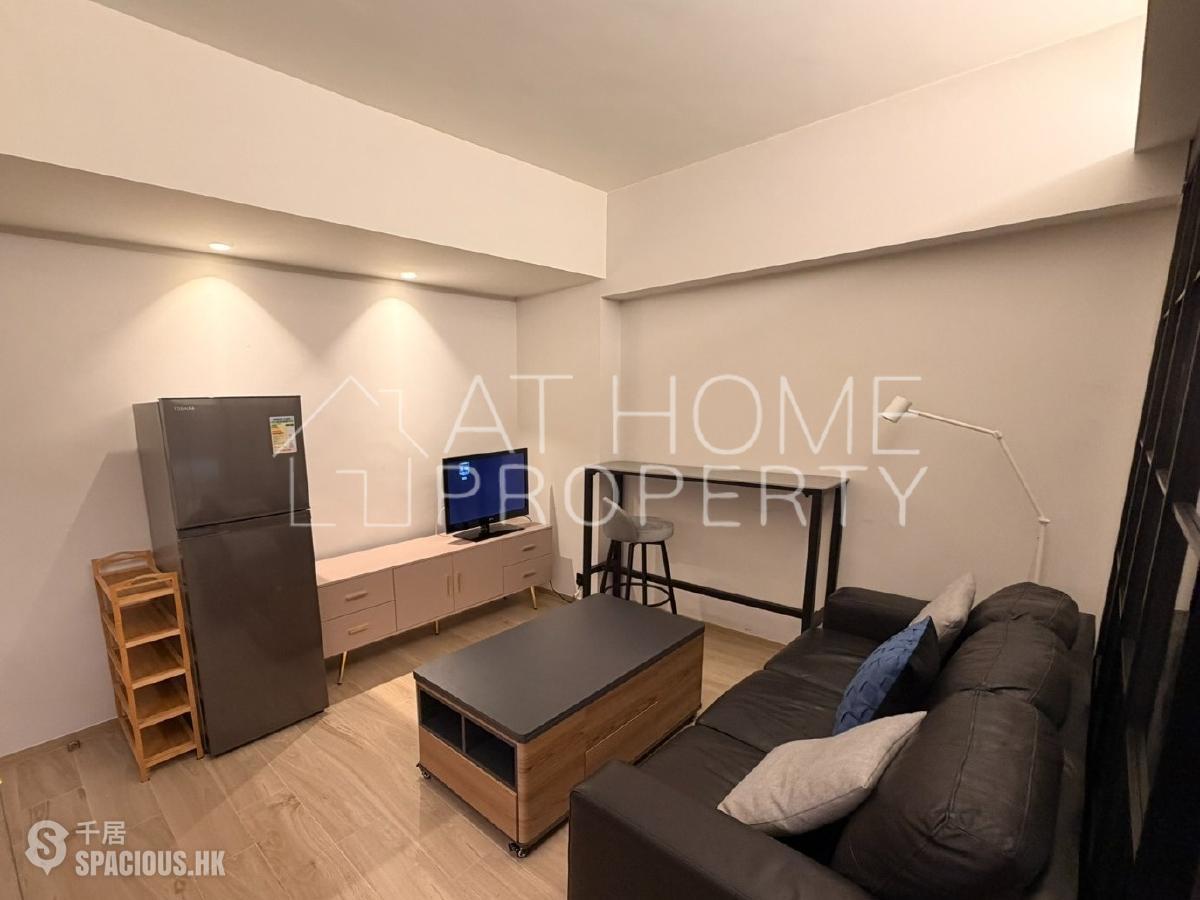 Central - 108-110, Wellington Street 01