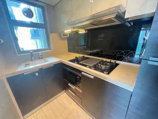 Sai Ying Pun - Centre Place 02