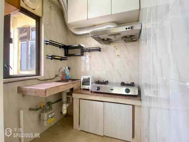 Shek Tong Tsui - Sum Way Mansion 05