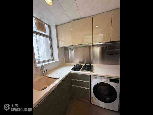 Sai Ying Pun - Island Crest 04