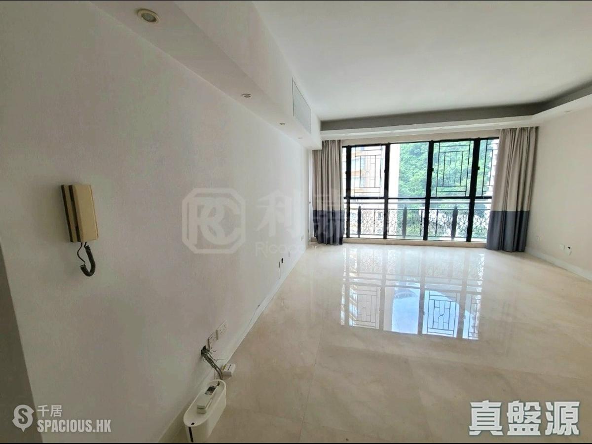 Mid Levels Central - Clovelly Court 01
