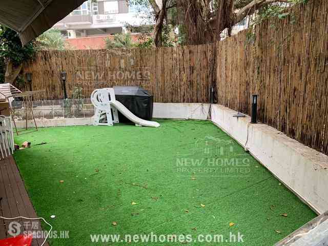 Tai Hang - Alpha Court 01