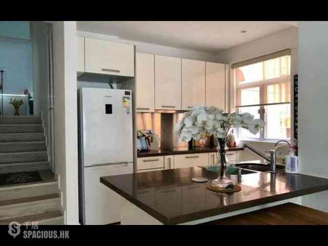 Discovery Bay - Seahorse Lane 03