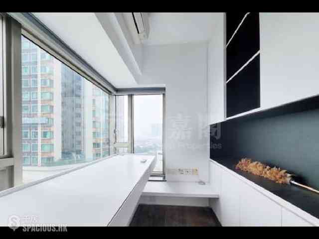 West Kowloon - Sorrento Phase 1 Block 3 08