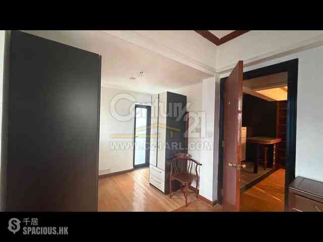 Mid Levels Central - Pak Fai Mansion 09