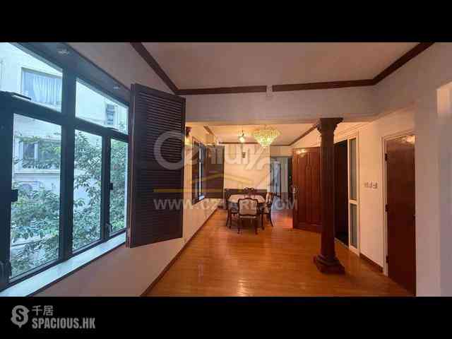 Mid Levels Central - Pak Fai Mansion 03