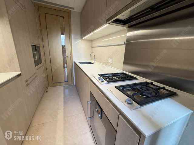 Mid Levels Central - 3, MacDonnell Road 05