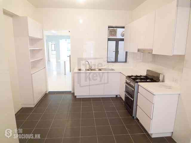 Mid Levels Central - Kam Yuen Mansion 07