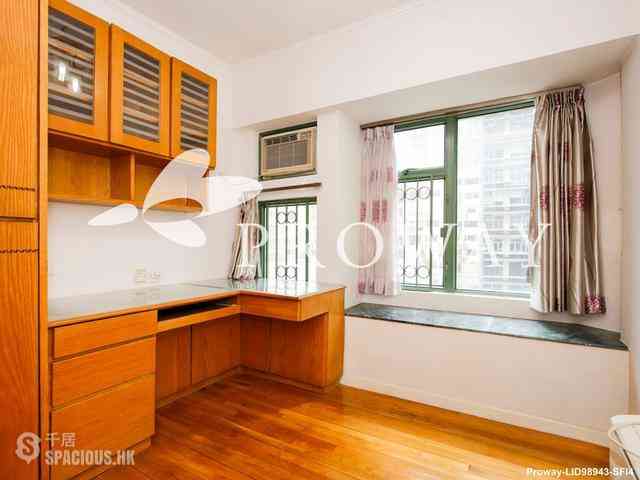 Mid Levels Central - Robinson Place Block 2 09
