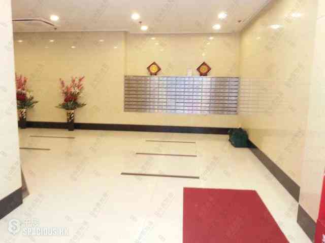 Sai Ying Pun - Kwong Fung Terrace Block 1 03