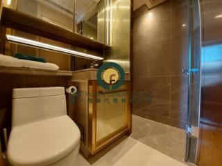 Sai Ying Pun - King's Hill 04