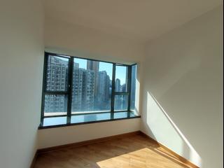 Mid Levels West - 80 Robinson Road 03