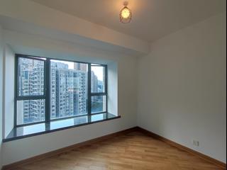 Mid Levels West - 80 Robinson Road 04