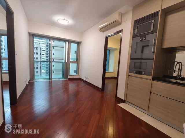 Wan Chai - The Avenue 01