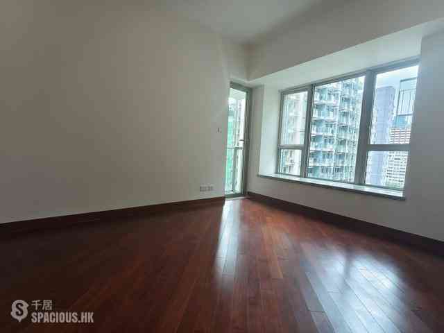 Wan Chai - The Avenue 02