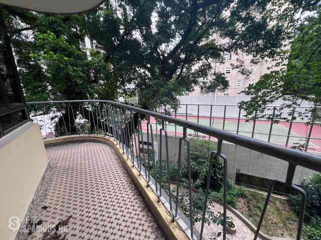 Mid Levels Central - Pak Fai Mansion 01