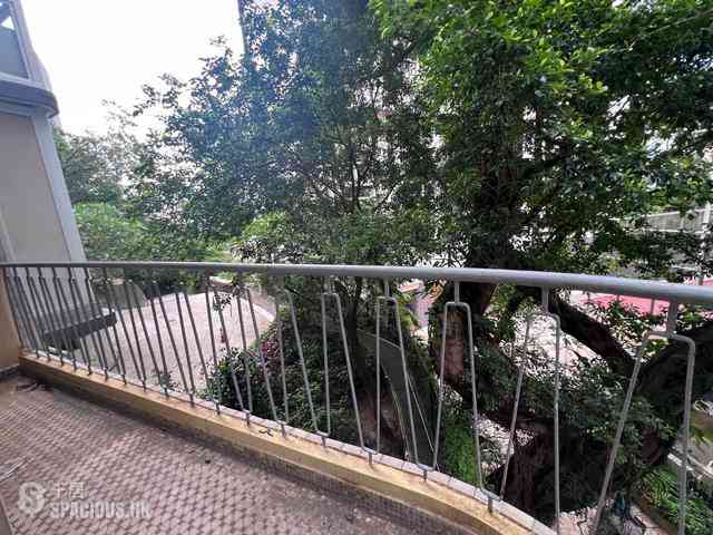 Mid Levels Central - Pak Fai Mansion 02