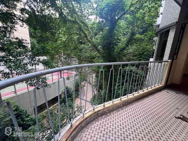 Mid Levels Central - Pak Fai Mansion 03