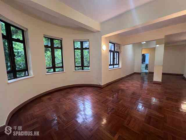 Mid Levels Central - Pak Fai Mansion 04