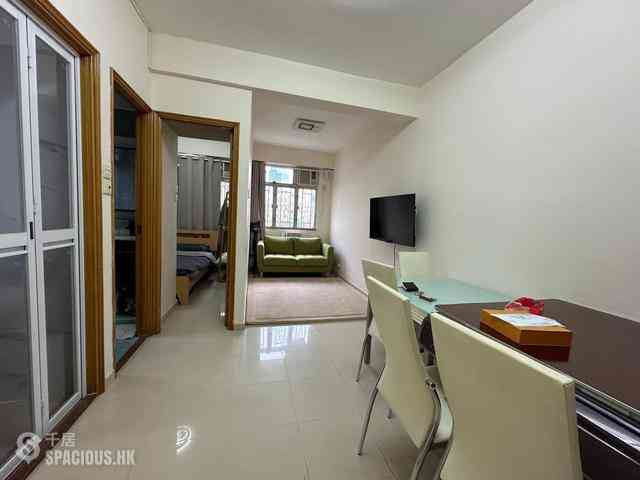 Ngau Tau Kok - Foo Yue Building 01