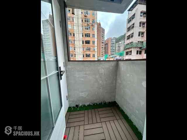 Wan Chai - Kin On Building 01