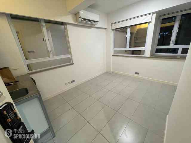 Shau Kei Wan - Tung Ho Building 01