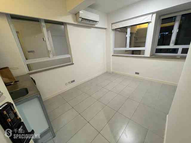 Shau Kei Wan - Tung Ho Building 01