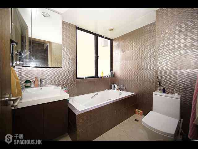 Repulse Bay - South Bay Towers 06