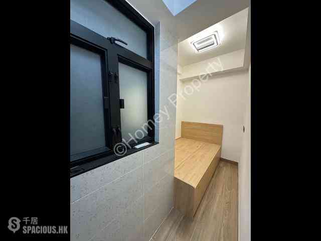 Wan Chai - Cheong Ip Building 02