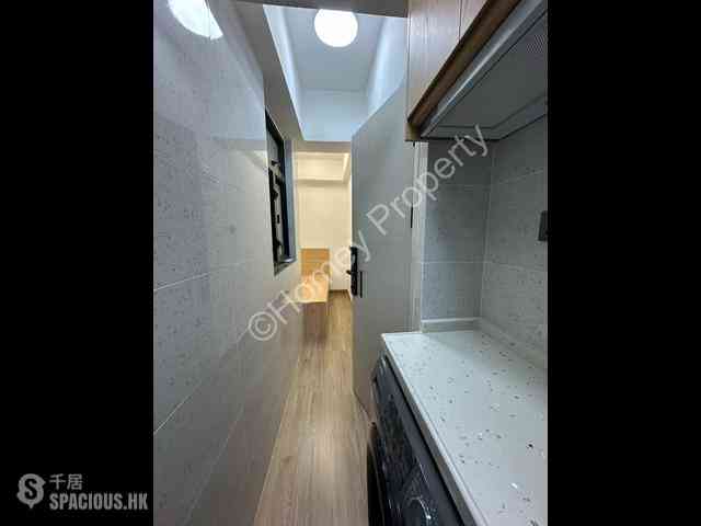 Wan Chai - Cheong Ip Building 06