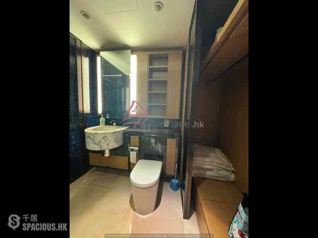 Mid Levels Central - Gramercy 04